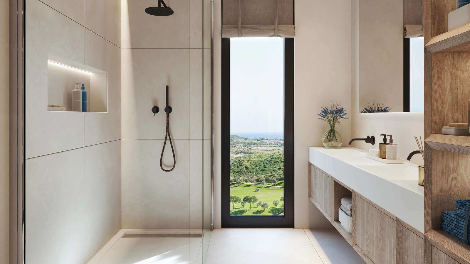 Moderne badkamer met uitzicht op golfbaan in Mijas 360